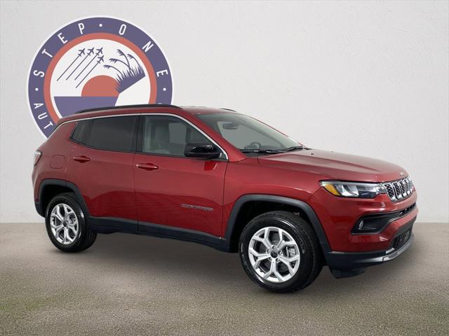 2025 Jeep Compass COMPASS LATITUDE 4X4