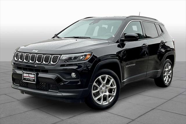 2023 Jeep Compass Latitude Lux FWD