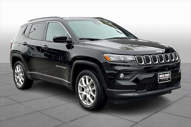 2023 Jeep Compass Latitude Lux FWD