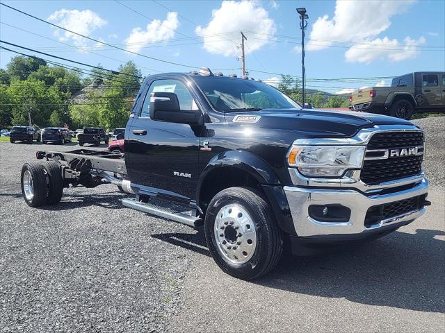 2024 RAM Ram 5500 Chassis Cab RAM 5500 SLT CHASSIS REGULAR CAB 4X4 120 CA