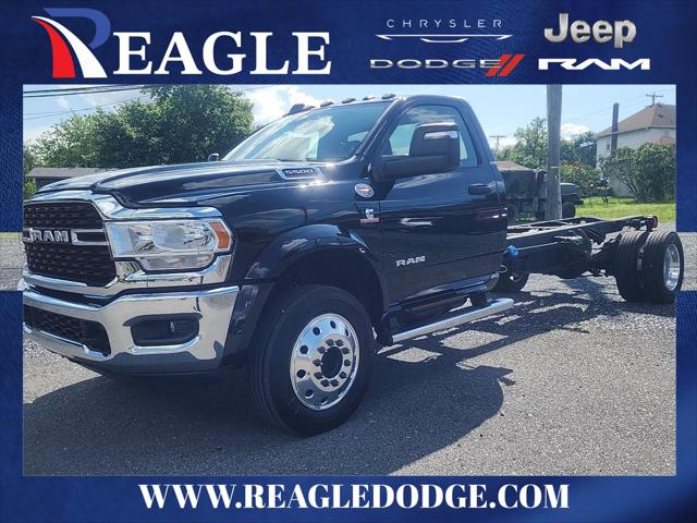 2024 RAM Ram 5500 Chassis Cab RAM 5500 SLT CHASSIS REGULAR CAB 4X4 120 CA