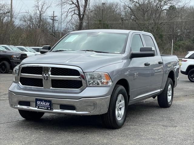 2022 RAM 1500 Classic SLT Crew Cab 4x2 57 Box