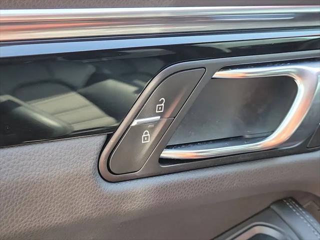 2024 Porsche Macan T
