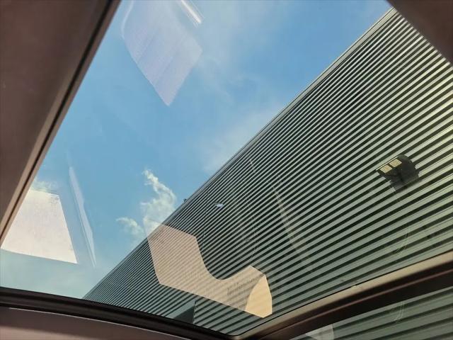 2024 Porsche Macan T