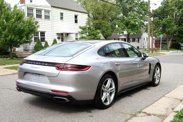 2017 Porsche Panamera 4