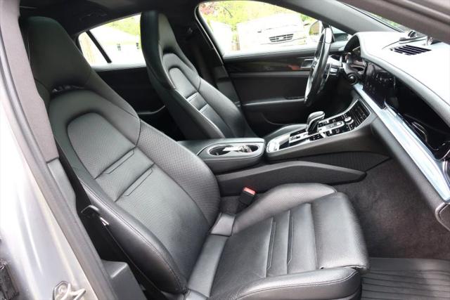 2017 Porsche Panamera 4