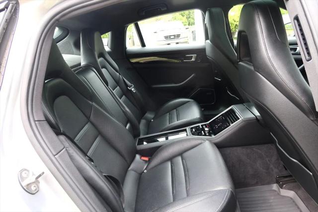 2017 Porsche Panamera 4
