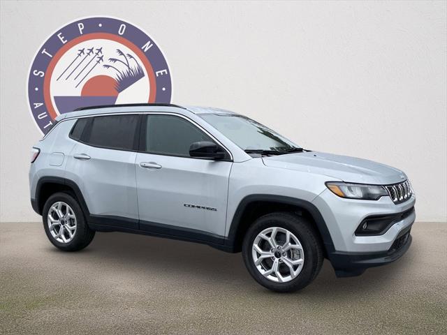2025 Jeep Compass COMPASS LATITUDE 4X4