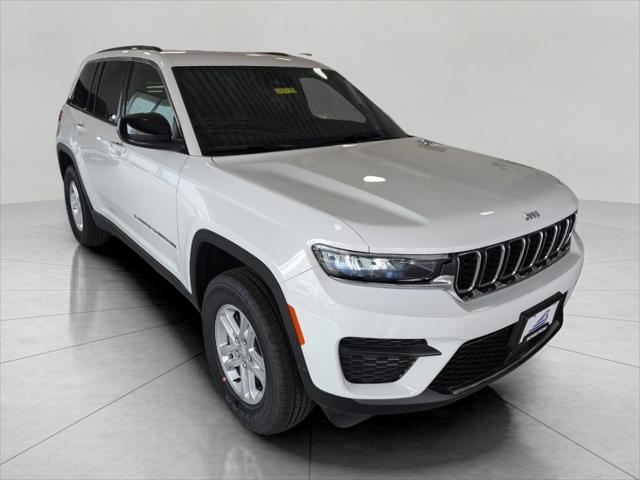 2025 Jeep Grand Cherokee GRAND CHEROKEE LAREDO 4X4