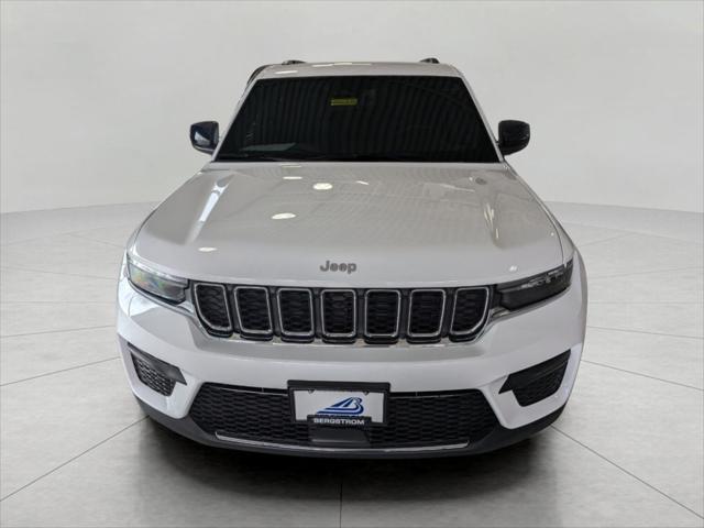 2025 Jeep Grand Cherokee GRAND CHEROKEE LAREDO 4X4