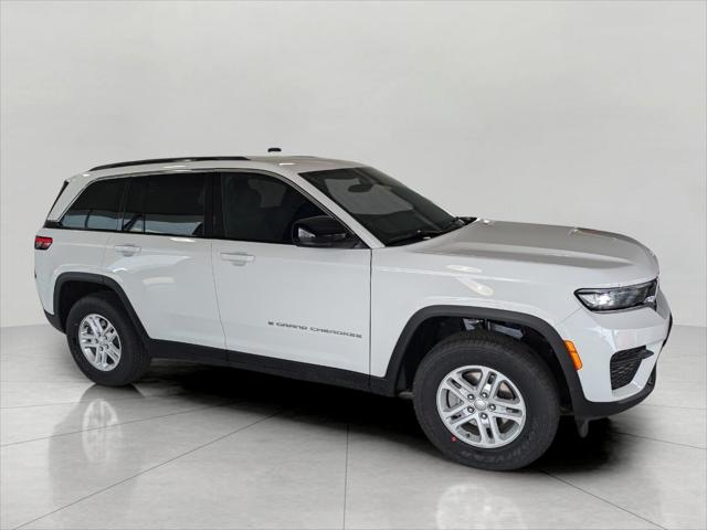 2025 Jeep Grand Cherokee GRAND CHEROKEE LAREDO 4X4