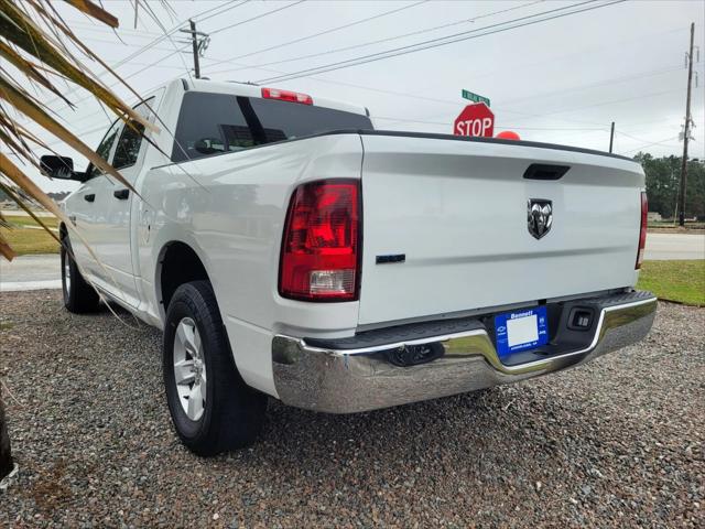 2022 RAM 1500 Classic SLT Crew Cab 4x2 57 Box