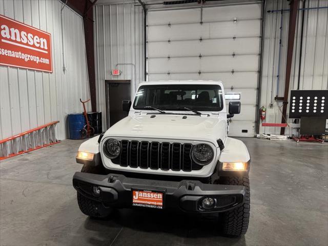 2025 Jeep Gladiator GLADIATOR NIGHTHAWK 4X4