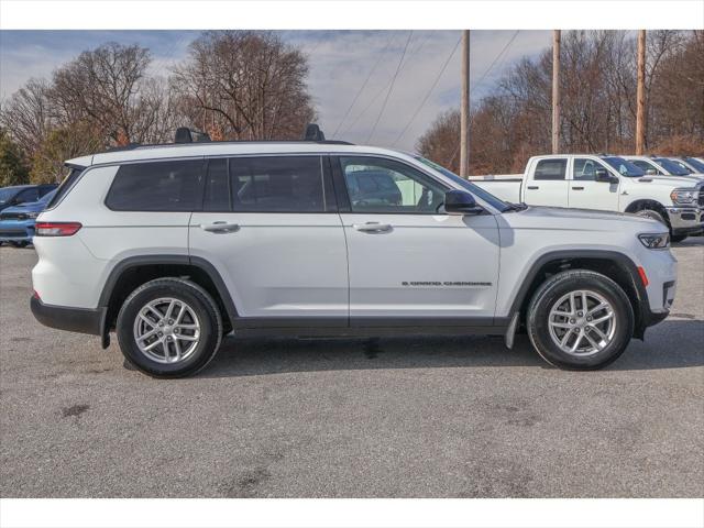 2022 Jeep Grand Cherokee L Laredo 4x4