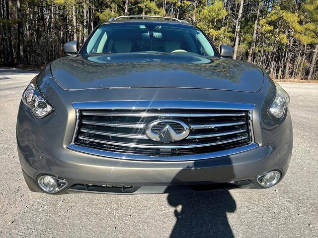 2016 INFINITI QX70 Standard