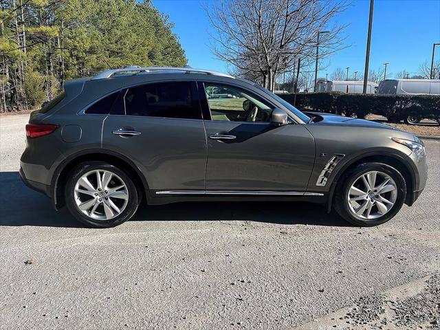 2016 INFINITI QX70 Standard