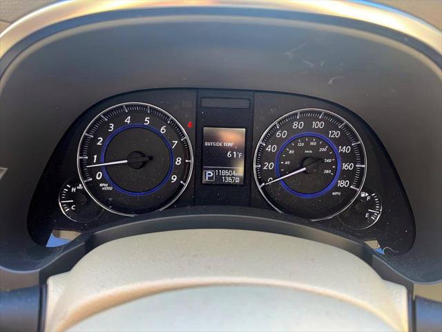 2016 INFINITI QX70 Standard