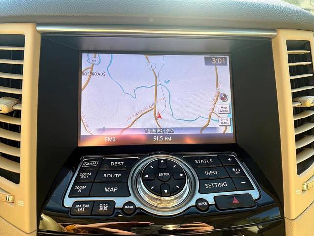 2016 INFINITI QX70 Standard