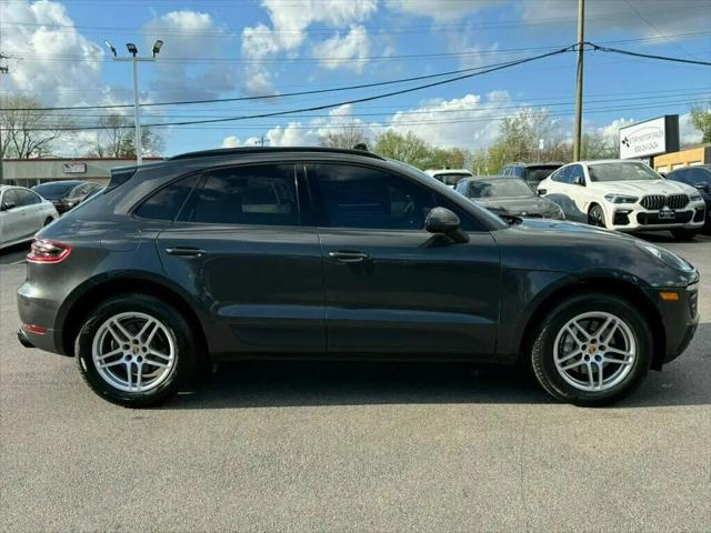 2017 Porsche Macan Standard