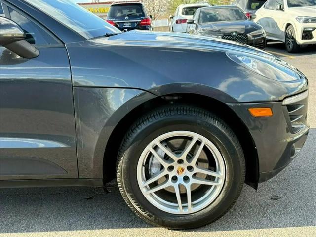 2017 Porsche Macan Standard