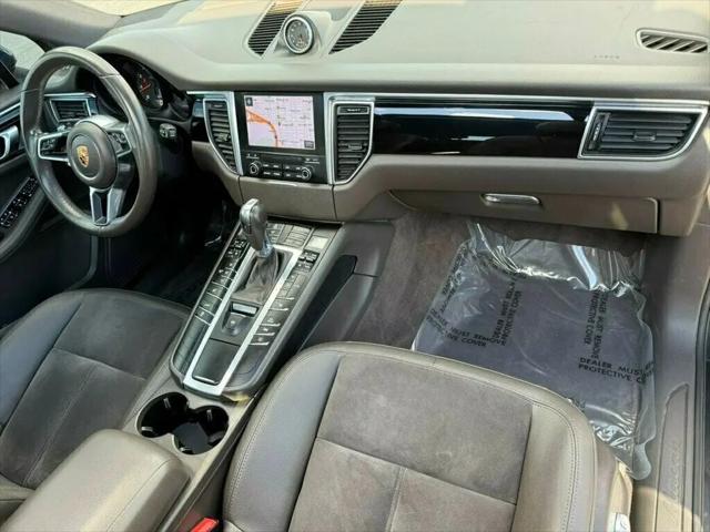2017 Porsche Macan Standard