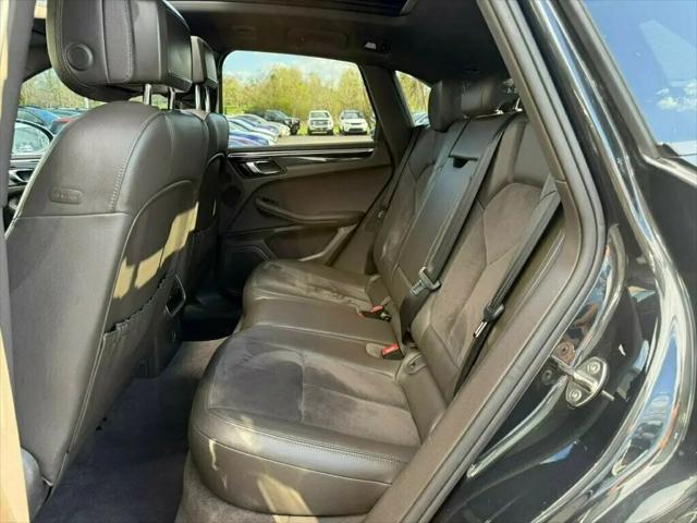 2017 Porsche Macan Standard