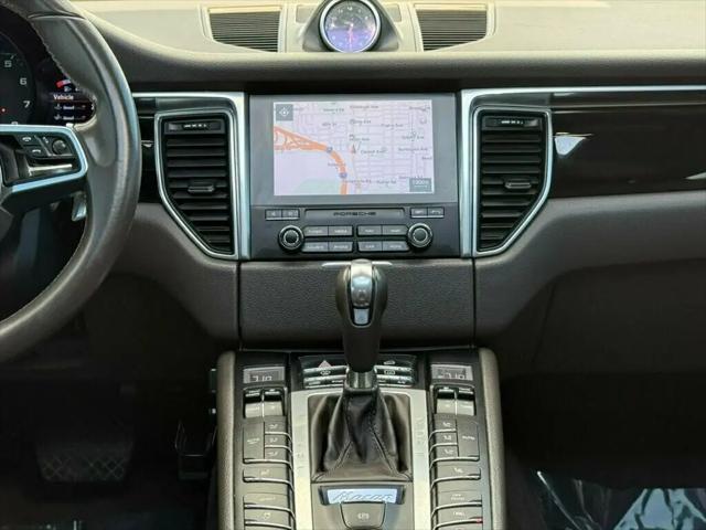2017 Porsche Macan Standard