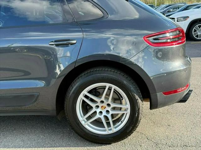 2017 Porsche Macan Standard