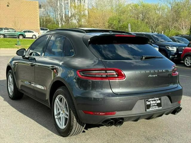 2017 Porsche Macan Standard