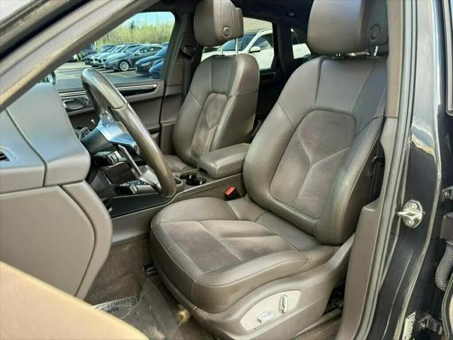 2017 Porsche Macan Standard