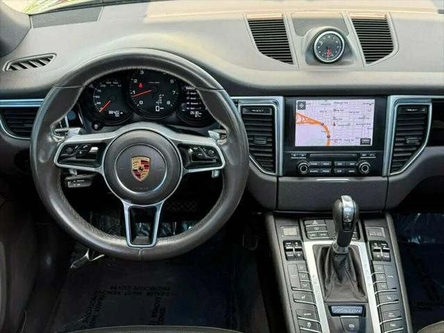 2017 Porsche Macan Standard