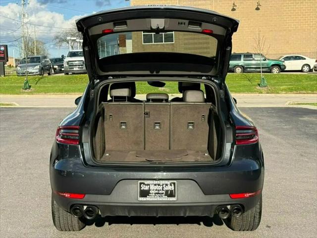 2017 Porsche Macan Standard