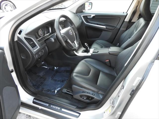 2016 Volvo XC60 T5 Platinum