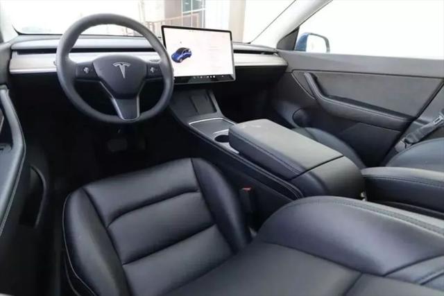 2022 Tesla Model Y Long Range Dual Motor All-Wheel Drive