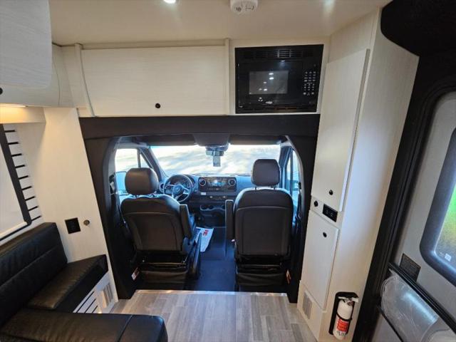 2025 Mercedes-Benz Sprinter 3500XD Chassis Standard Roof 4-Cyl Diesel HO