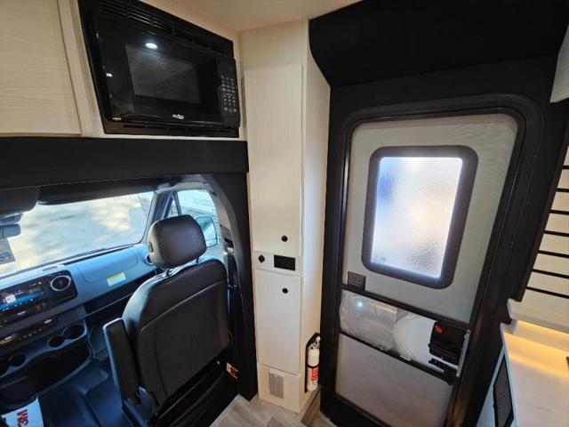 2025 Mercedes-Benz Sprinter 3500XD Chassis Standard Roof 4-Cyl Diesel HO