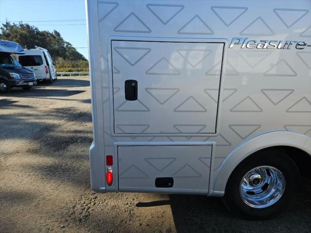 2025 Mercedes-Benz Sprinter 3500XD Chassis Standard Roof 4-Cyl Diesel HO
