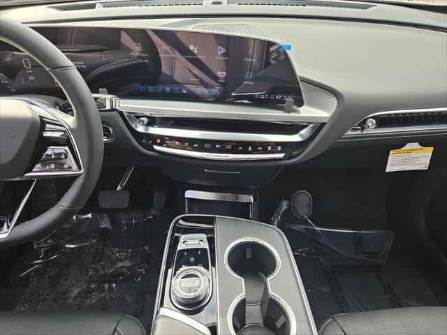 2025 Cadillac iQ Luxury w/1SC