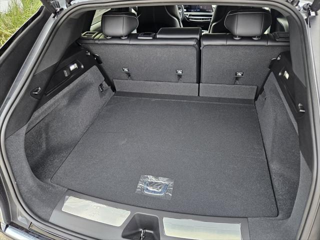 2025 Cadillac iQ Luxury w/1SC