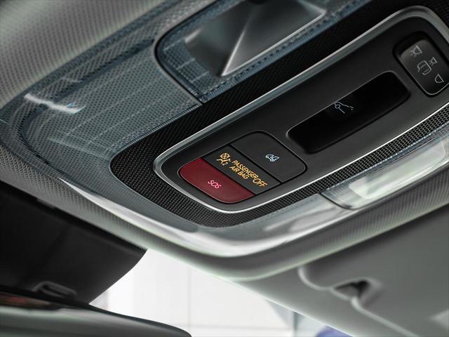Kona electric Preferred with Ultimate Package Two-Tone
