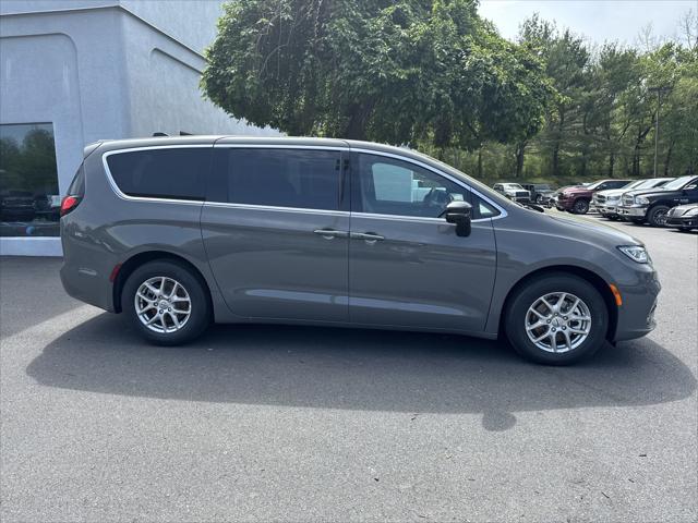 2025 Chrysler Pacifica PACIFICA SELECT