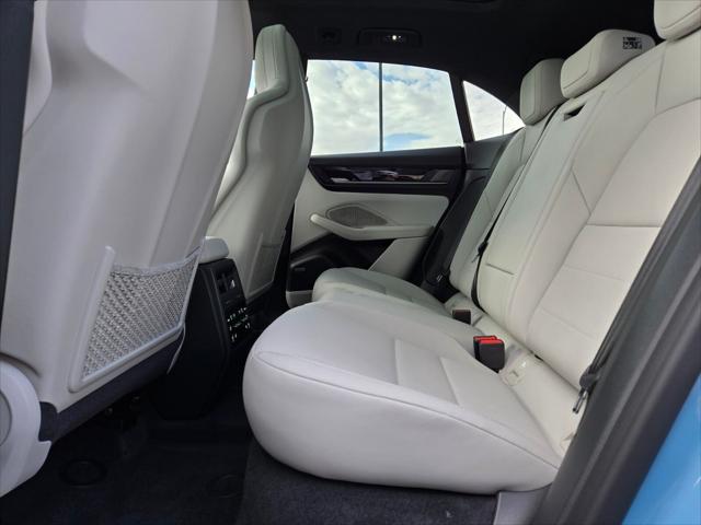 2025 Porsche Macan Electric Unknown
