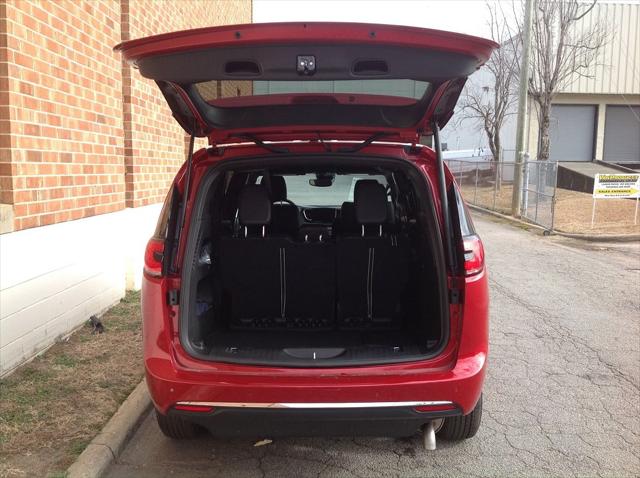 2025 Chrysler Pacifica Select