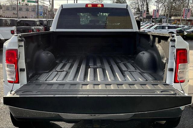 2024 Ram 3500 Big Horn Crew Cab 4x4 8' Box
