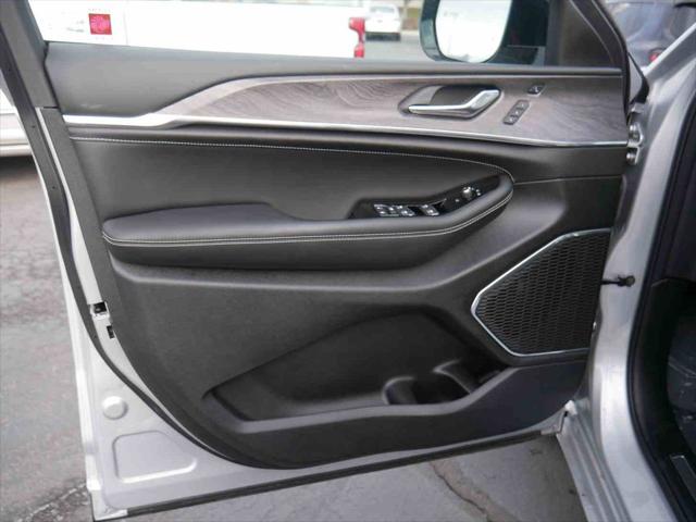 2025 Jeep Grand Cherokee L Overland 4x4