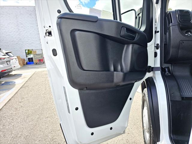 2025 Ram ProMaster Step Van Super High Roof 159" WB EXT