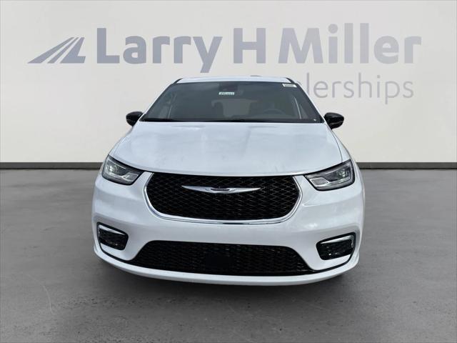 2025 Chrysler Pacifica PACIFICA SELECT AWD