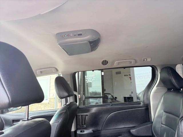 2015 Toyota Sienna SE 8 Passenger