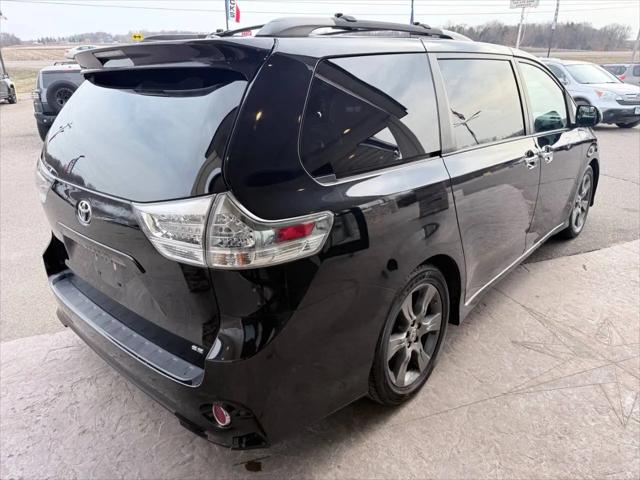 2015 Toyota Sienna SE 8 Passenger