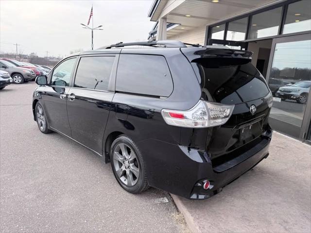 2015 Toyota Sienna SE 8 Passenger
